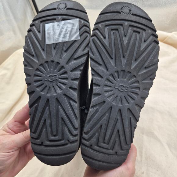 UGG Women's Classic Tall II Black size womens bootie size 7 - Picture 5 of 6